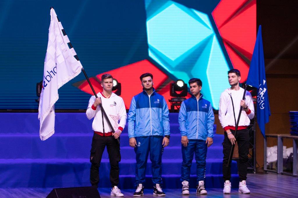 Москва передела эстафету флага WorldSkills Екатеринбургу