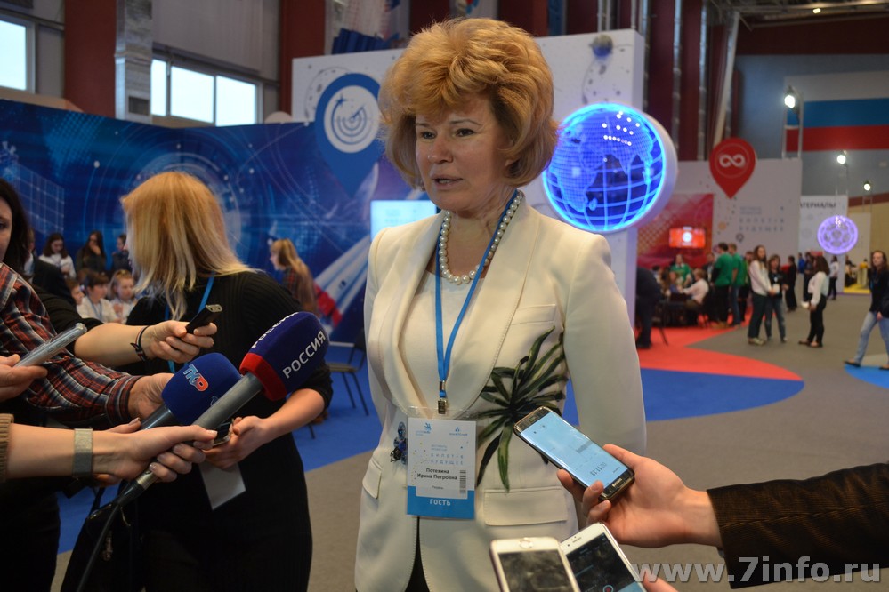 Замминистра просвещения РФ Ирина Потехина посетила фестиваль профориентации  в Рязани