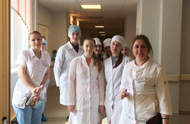 Более 40 студентов медицинских колледжей побывали в перинатальном центре Приморья