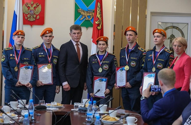 Олег Кожемяко наградил победителей Национального чемпионата WorldSkills Russia