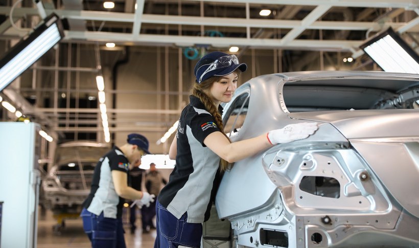 Более 60 студентов колледжа «Подмосковье» получили работу на заводе Mercedes‑Benz