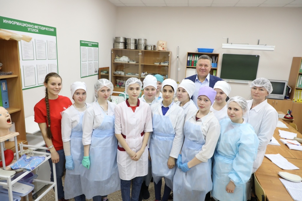 Пятьдесят целевых мест для девятиклассников дополнительно создадут в медколледжах Вологодской области