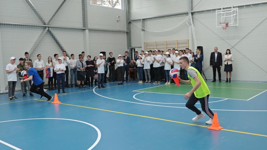 Сергей Аксёнов открыл модульный спортзал в Симферопольском политехническом колледже