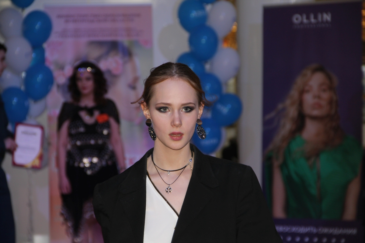 На базе ОГА ПОУ «Технологический колледж» прошел конкурс причесок «Новгородская краса»