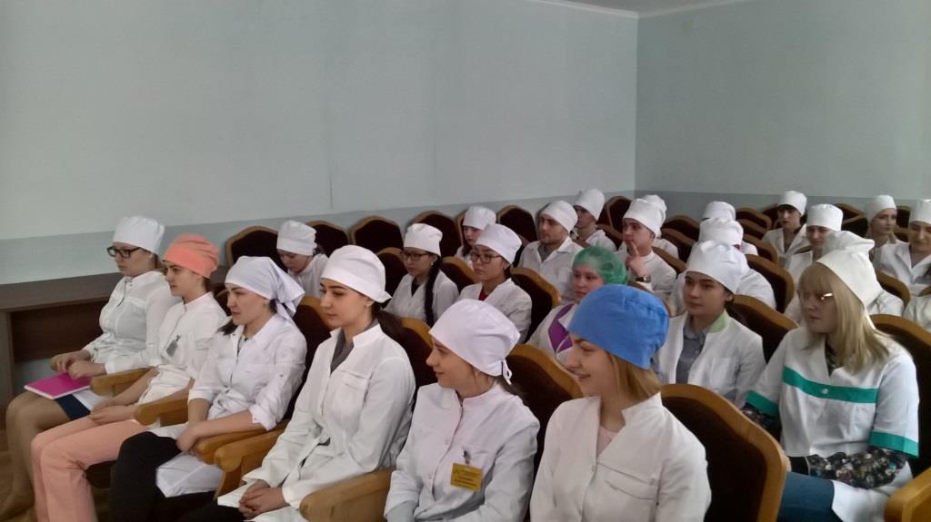Выпускники медицинских вузов и колледжей Кузбаса получат по 500 тысяч рублей