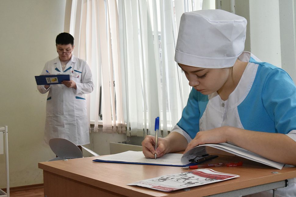 Свердловский медколледж начал готовить специалистов по профилактике, диагностике и лечению COVID-19