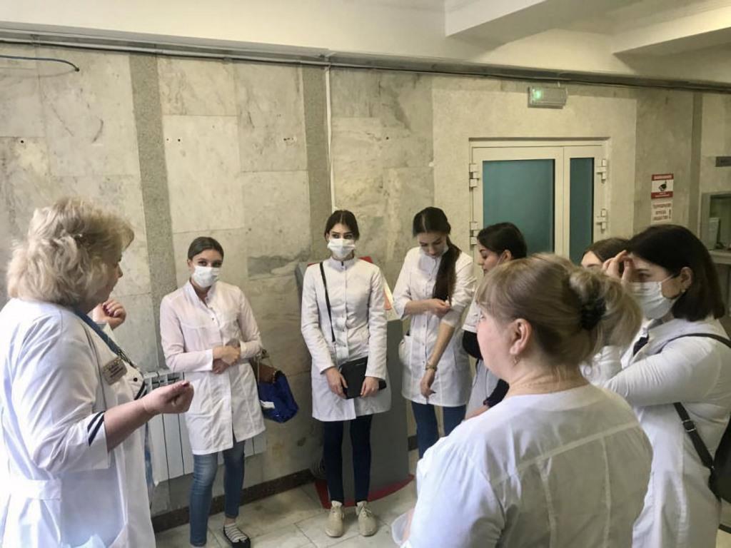 Выпускники медколледжей вышли на работу в инфекционное отделение Домодедовской больницы