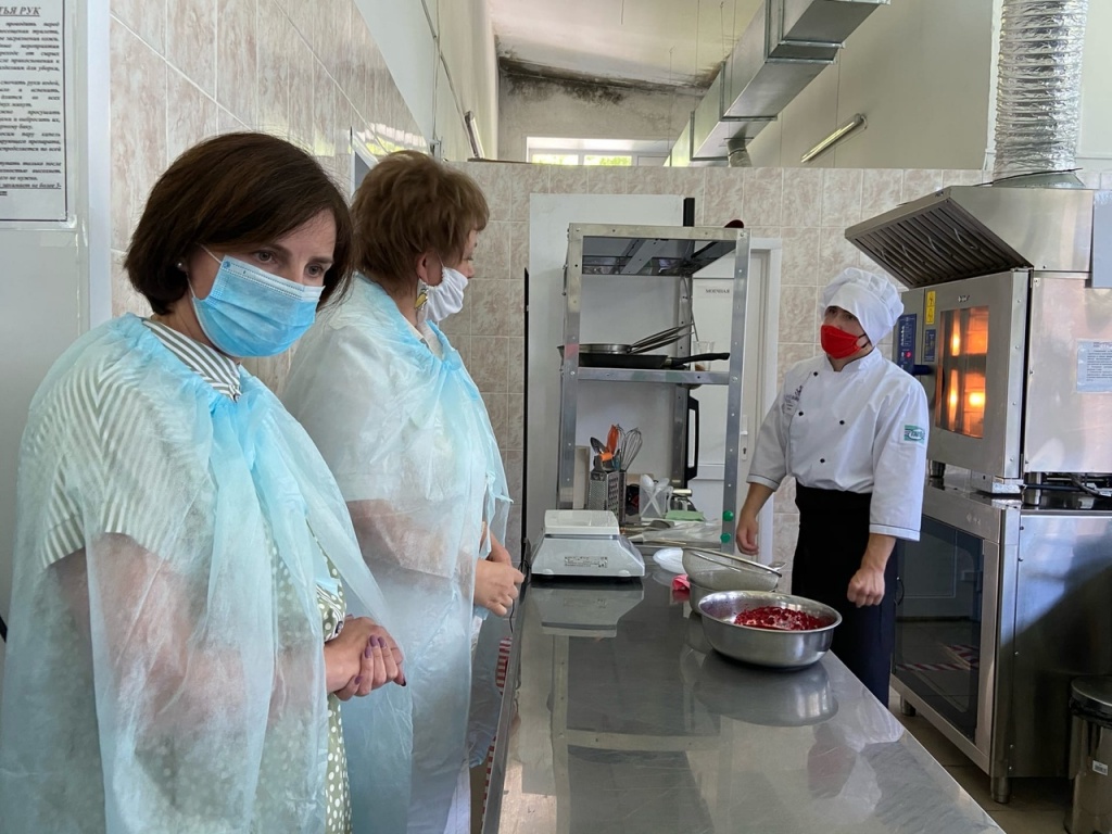 В Горно-Алтайском политехническом колледже заканчиваются демонстрационные экзамены по компетенции «Поварское дело»