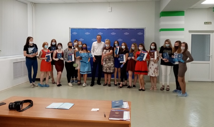 Программу помощи выпускникам  при трудоустройстве запустили в Новгородской области