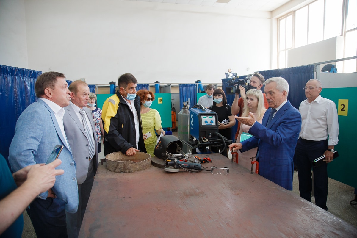 Губернатор Евгений Савченко провел совещание по трудоустройству выпускников СПО