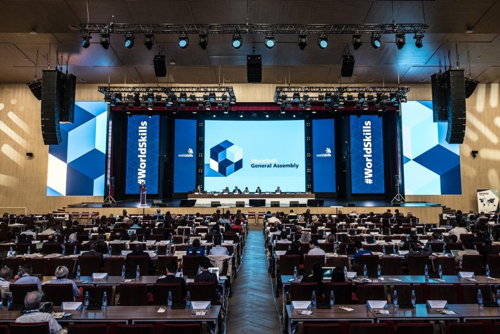 На Генеральной ассамблее WorldSkills почетными грамотами были отмечены российские деятели, которые внесли вклад в развитие движения в РФ