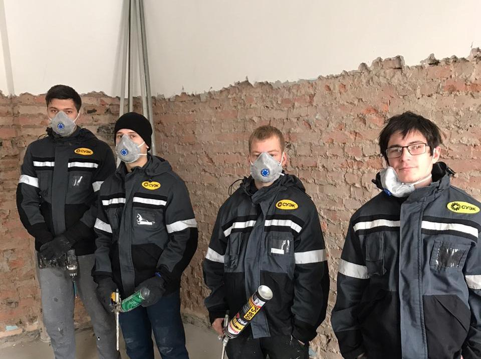 Студенты Черногорского горно-строительного техникума помогают ремонтировать Усть-Абаканскую больницу