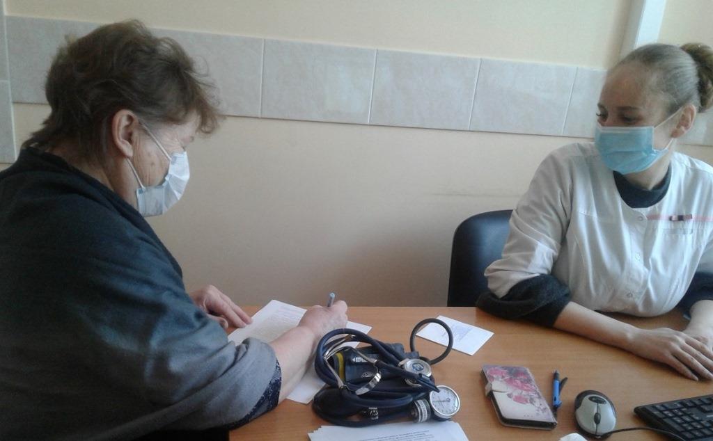 В Перми в числе первых вакцинацию от COVID-19 в ГКП № 2 прошли сотрудники базового медколледжа