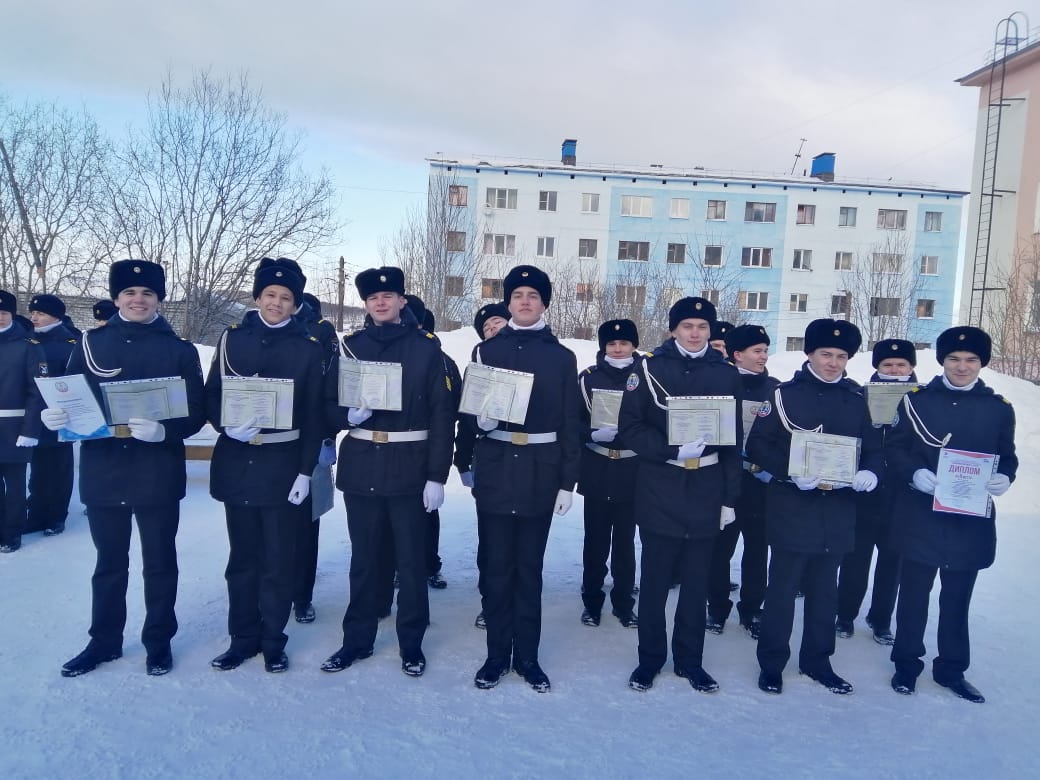 Старшеклассникам Североморского кадетского корпуса вручили свидетельства о профессиональном обучении