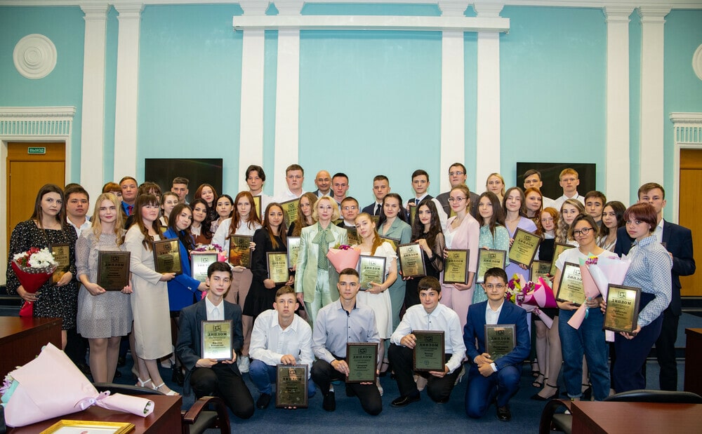 В Челябинской области наградили 47 лучших студентов техникумов и колледжей