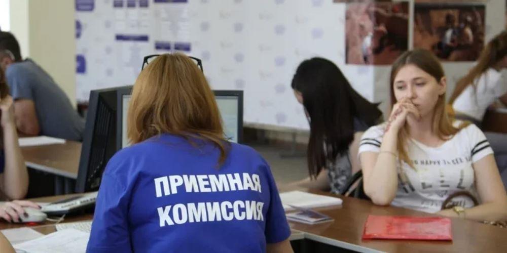 Колледжи и техникумы Волгоградской области завершили прием документов от абитуриентов