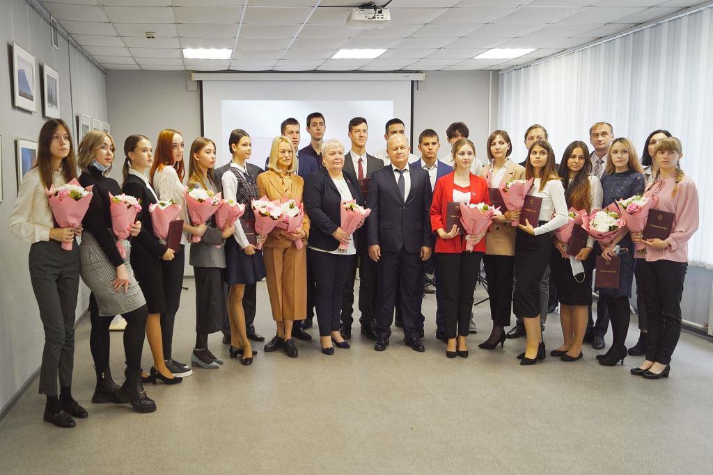 Лучшие студенты техникумов и колледжей Красноярского края получили именные стипендии