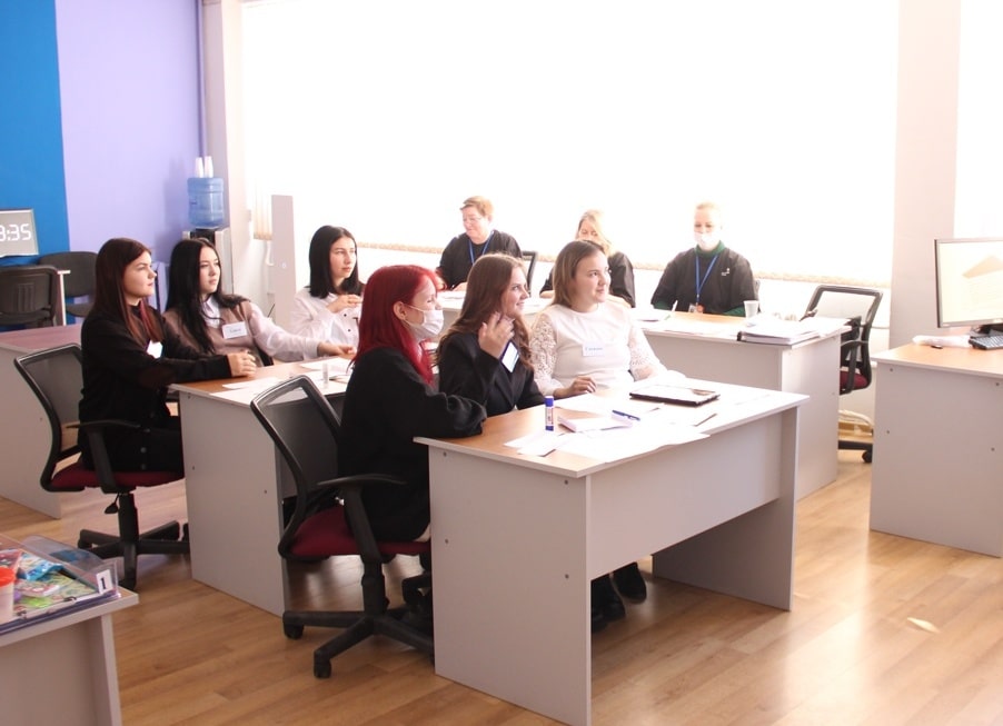 Колледжи Волгоградской области запустили акции ко Дню СПО