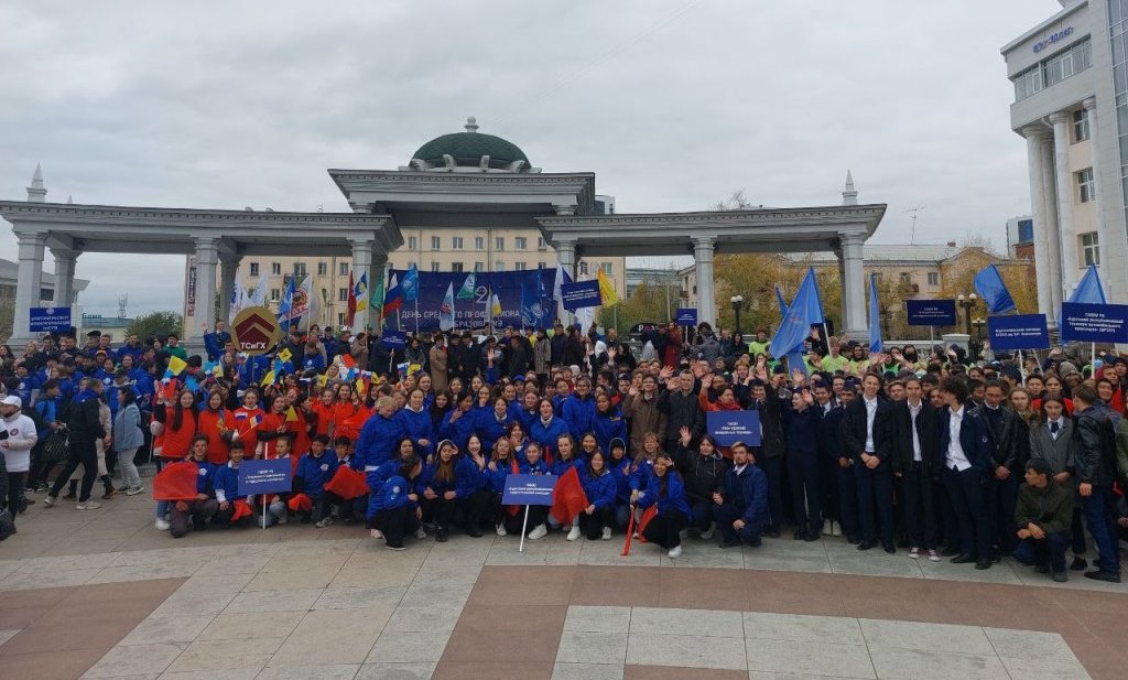 Флешмоб ко Дню среднего профессионального образования с размахом прошел в Улан-Удэ
