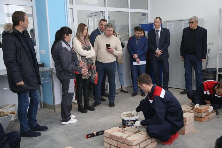 Создание четвертого образовательно-производственного кластера "Строительство" обсуждают в Хабаровском крае