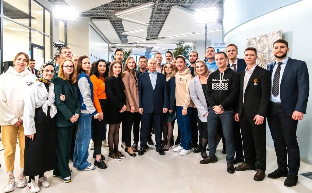 Владимир Путин встретился с участниками проекта «Твой Ход»