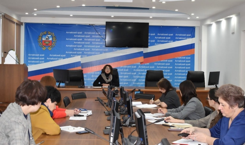 В минобразования  Алтайского края обсудили вопросы создания образовательно-производственных кластеров в рамках проекта «Профессионалитет»