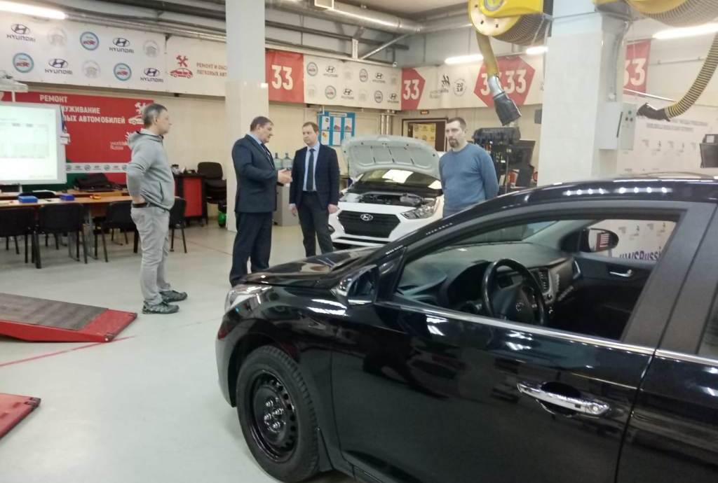 В техникуме Автосервис обсудили взаимодействие с представителями автомобильной отрасли Петербурга