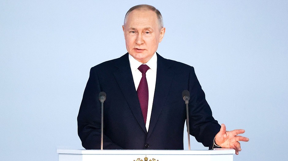 Владимир Путин отметил выросший престиж среднего профобразования