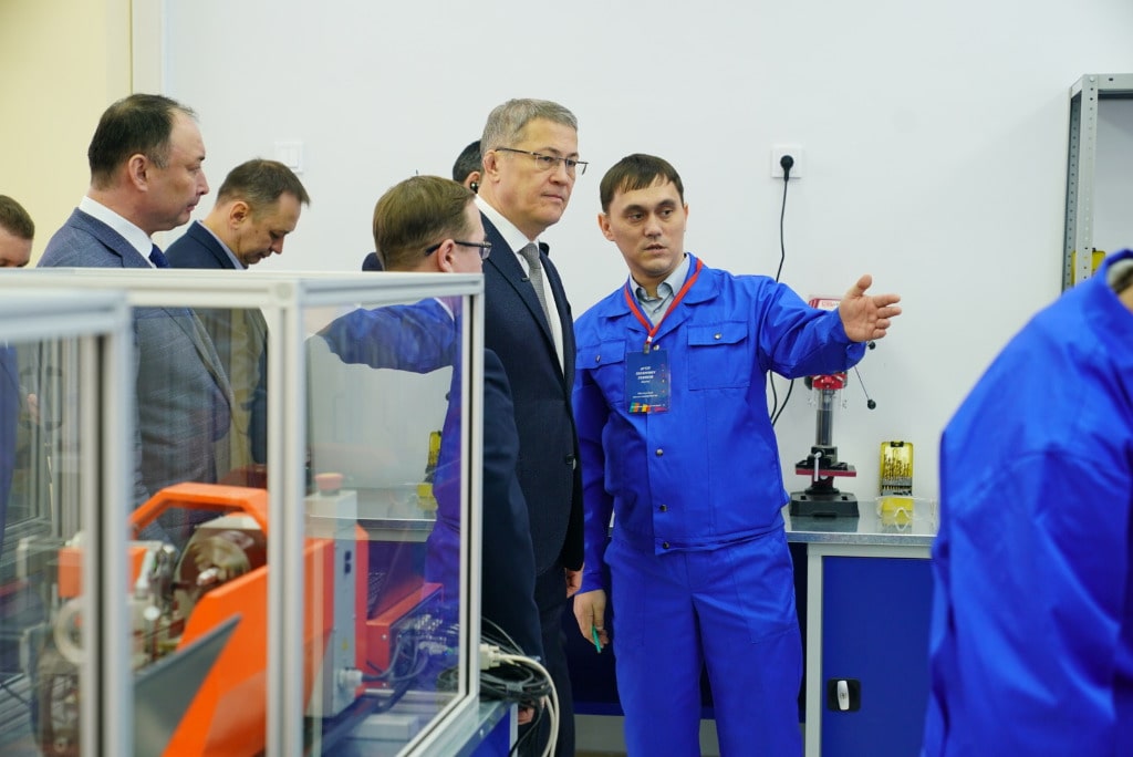 Радий Хабиров посетил Уфимский машиностроительный колледж
