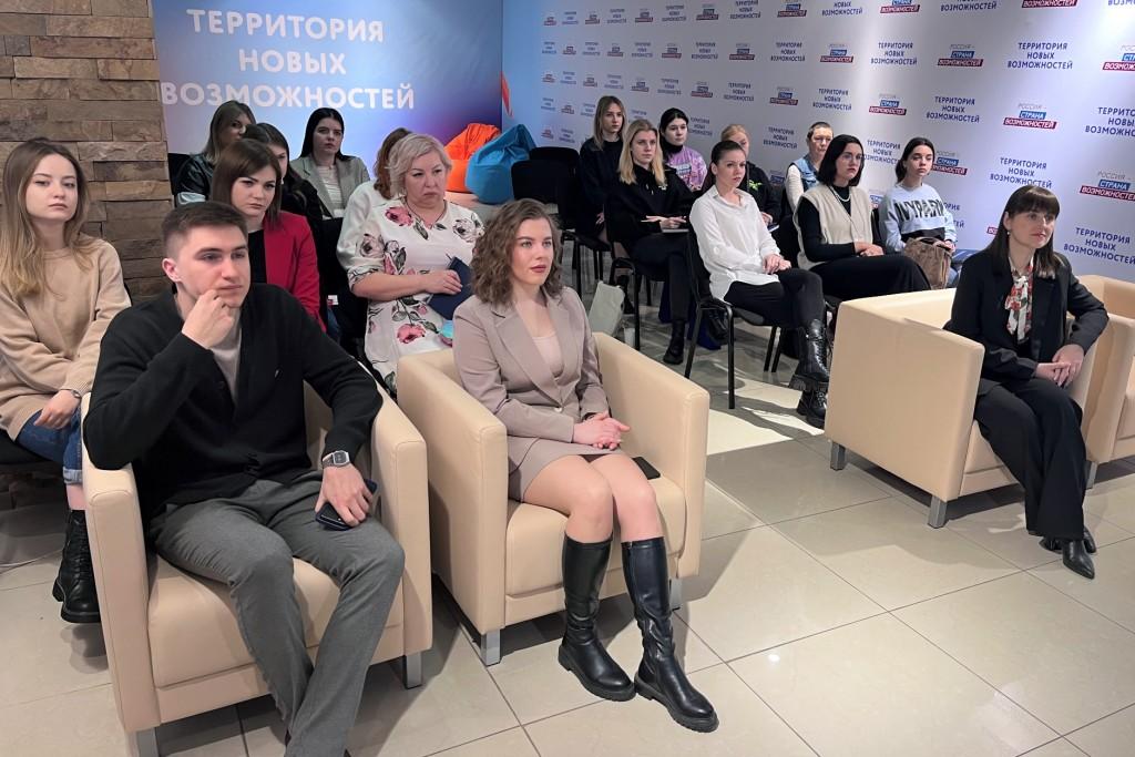 В Донбассе и Запорожье состоялась образовательная сессия для женщин от Мастерской управления «Сенеж»