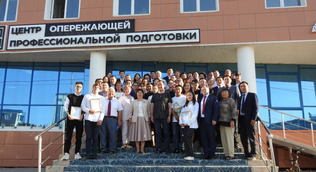 Глава Якутии встретился со студентами и представителями СПО