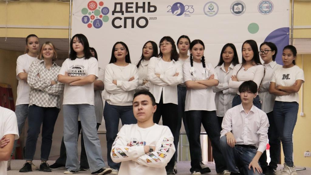 В Якутске проходит ярмарка товаров и услуг «Колледж-SALE #СделановСПО»