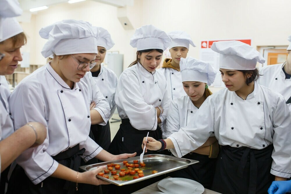 Школьники из Ясиноватой получают профессию в Златоусте