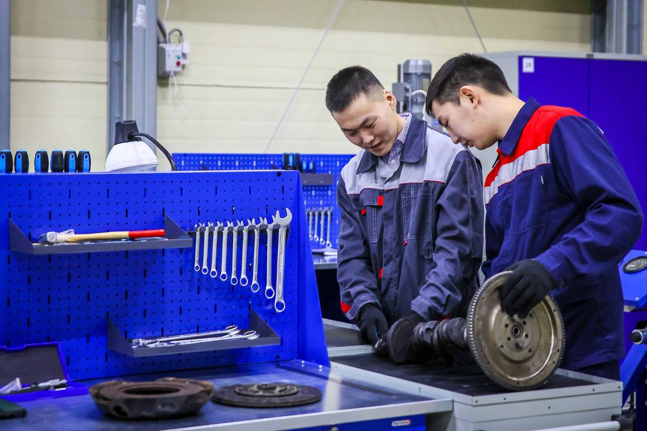 В Якутии в рамках Единой Президентской субсидии переоснащают техникумы и колледжи для быстрой подготовки востребованных специалистов﻿