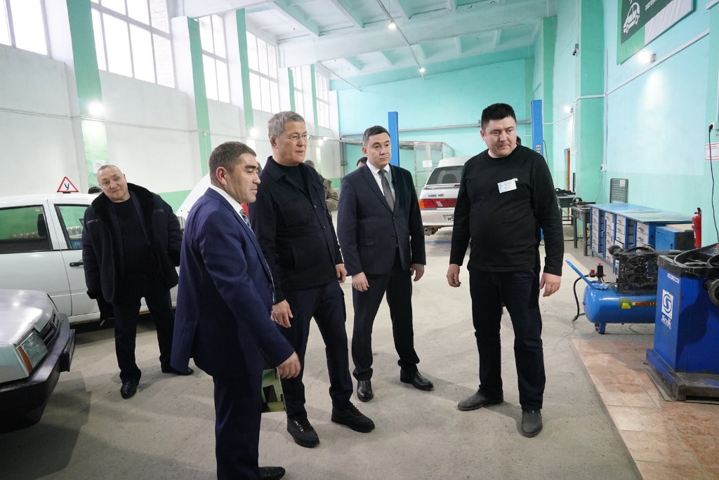 Глава Башкортостана посетил Зауральский агропромышленный колледж
