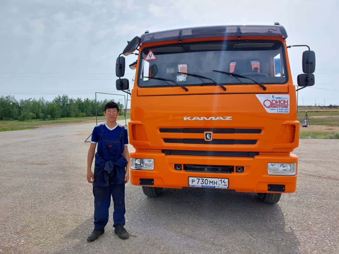 В Якутском индустриально-педагогическом колледже впервые проведен демоэкзамен по компетенции «Водитель грузовика»