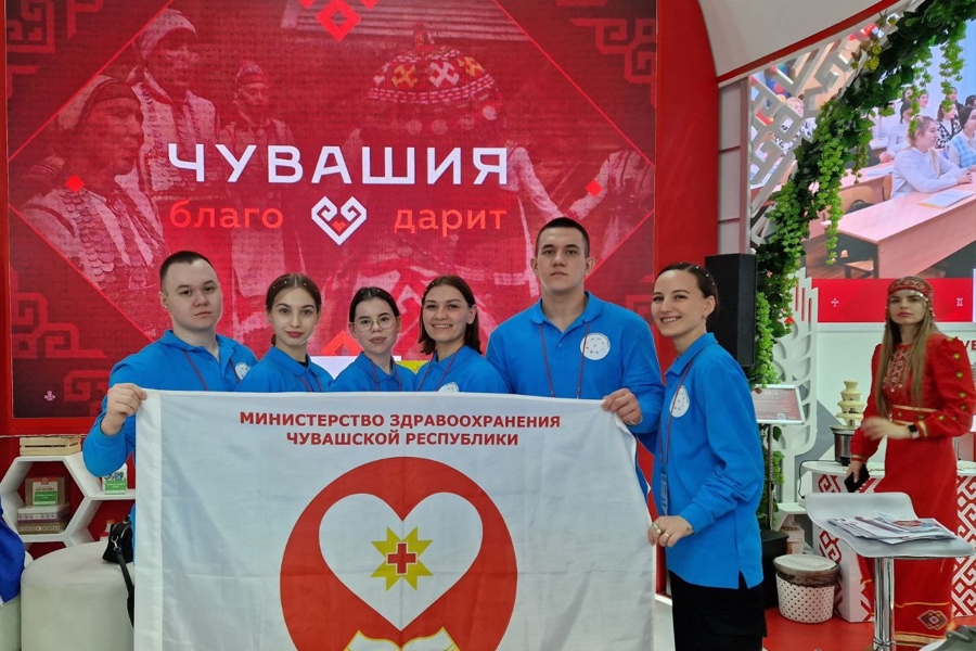 Студенты медицинского колледжа демонстрировали профессиональные навыки на Международной выставке «Россия»