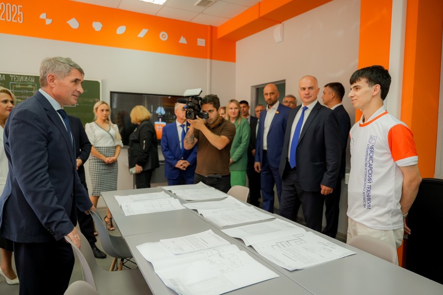 Олег Николаев: Чувашия последовательно модернизирует профессиональное образование