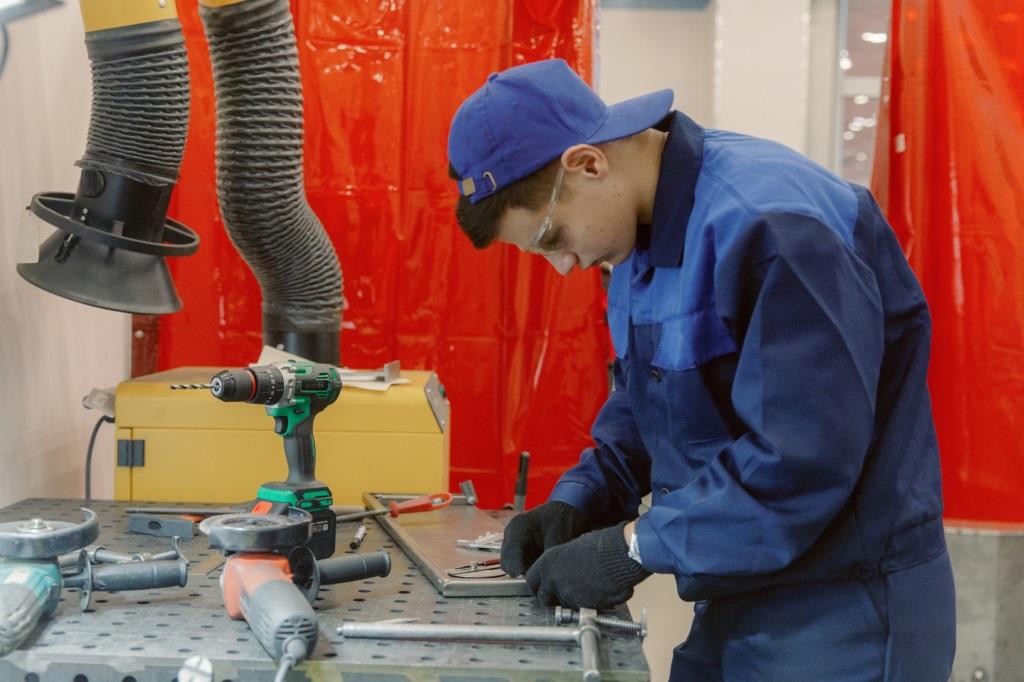 Санкт-Петербург примет финал чемпионата «Профессионалы» 2025 года по компетенциям образования, сервиса, производства и инженерных технологий