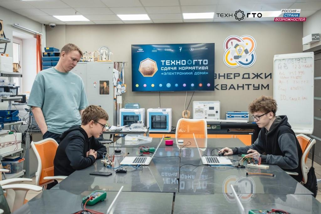 Впервые в России за технологическую грамотность абитуриенты получат дополнительные баллы к ЕГЭ