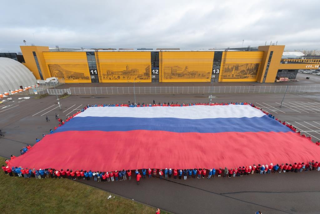 В Санкт-Петербурге прошел патриотический флешмоб в честь чемпионата «Профессионалы»