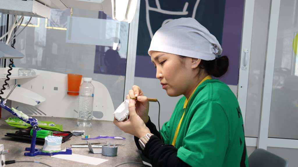 Будущие медики соревнуются в профессиональном мастерстве на региональном этапе чемпионата «Профессионалы» в Якутии