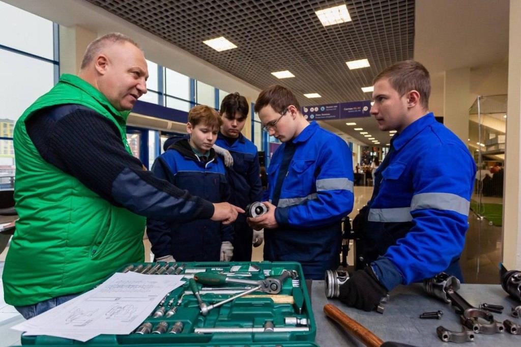 Единая модель профориентации объединила более 8,5 млн школьников