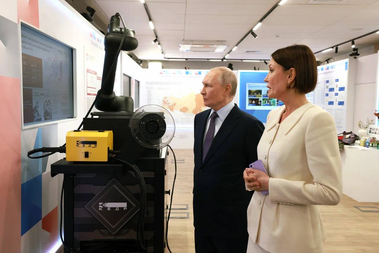 Ростех показал робота-сварщика на чемпионате «Время первых»