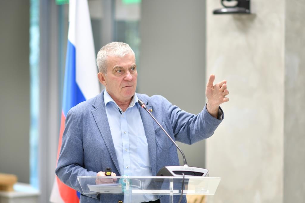 «Пусть он в связке одной с тобой»